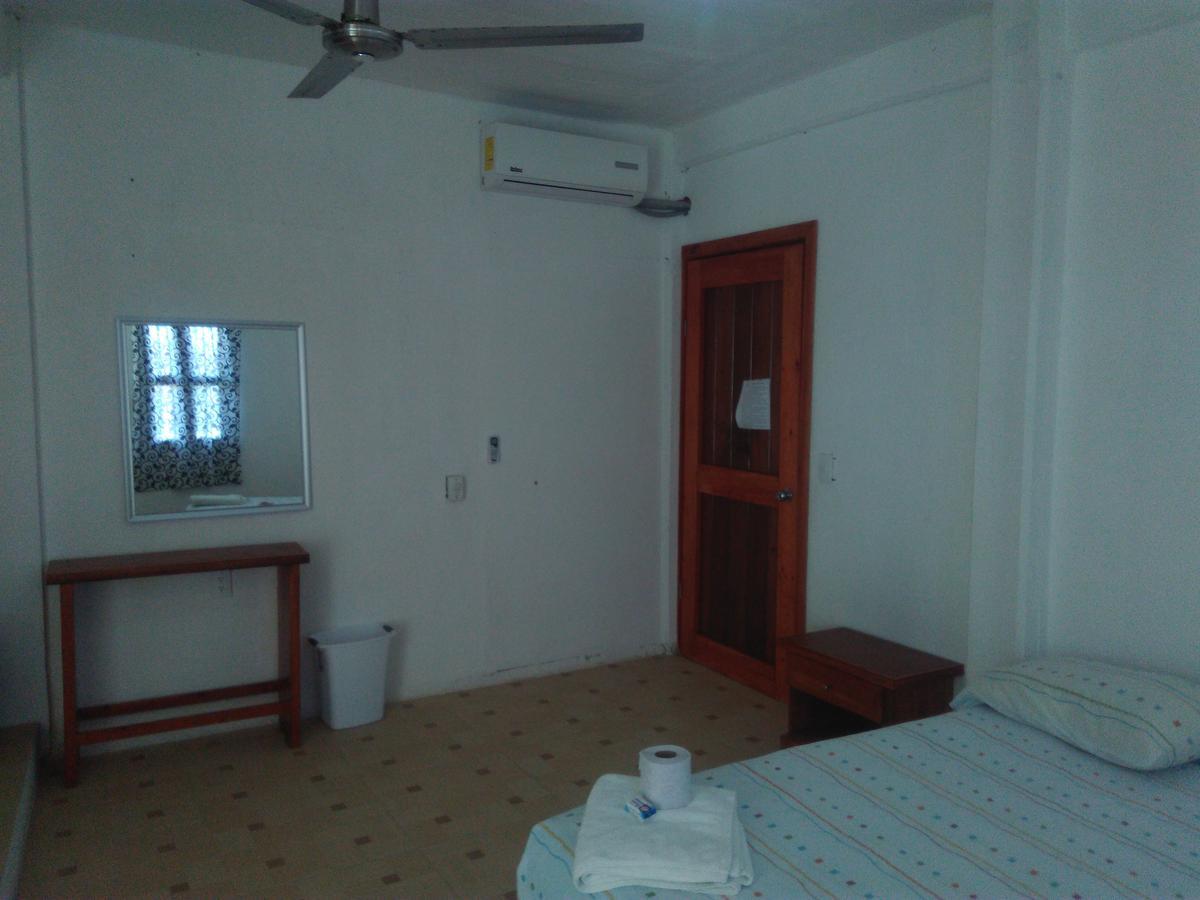Hotel Neptuno Зиполите Екстериор снимка