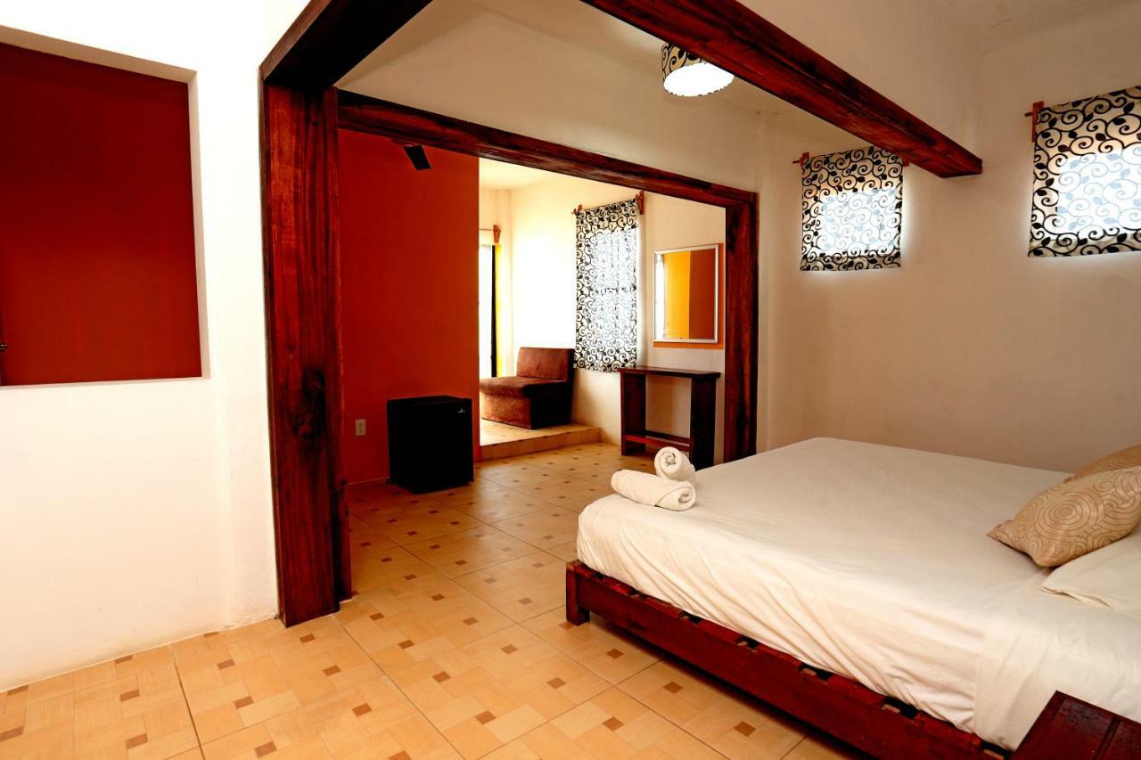 Hotel Neptuno Зиполите Екстериор снимка