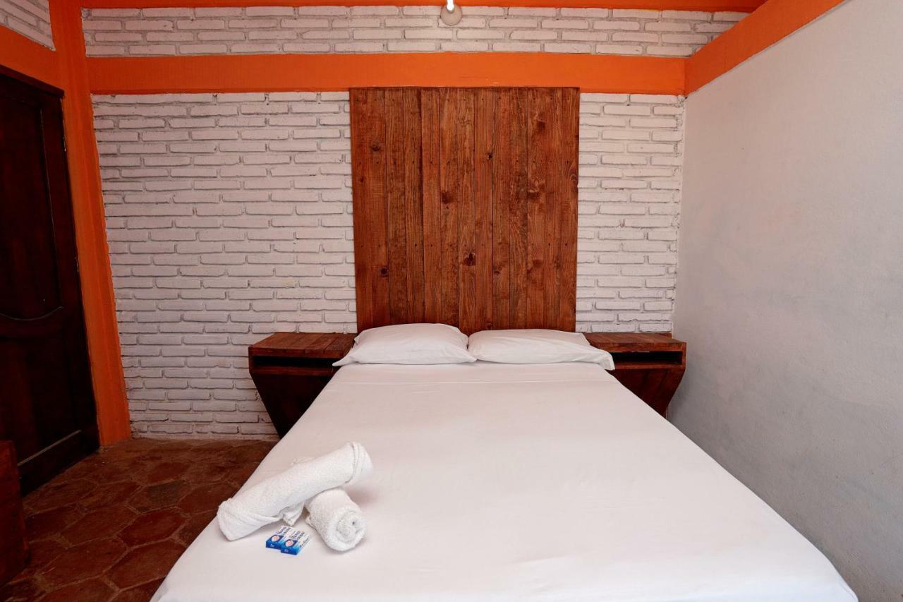 Hotel Neptuno Зиполите Екстериор снимка