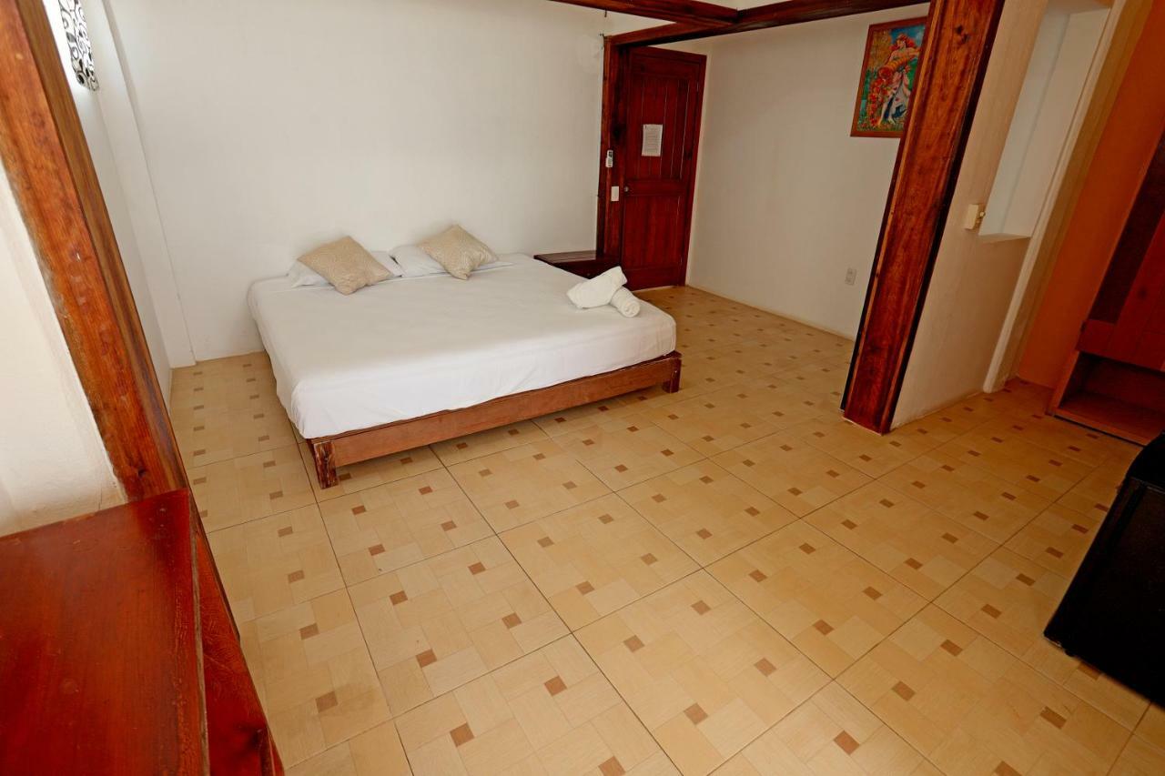 Hotel Neptuno Зиполите Екстериор снимка